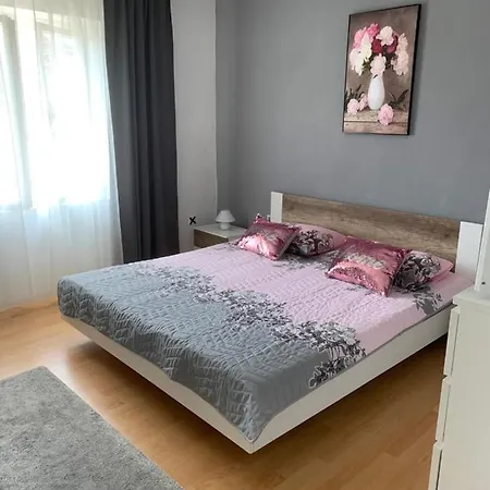 Sladja Apartament Szybenik