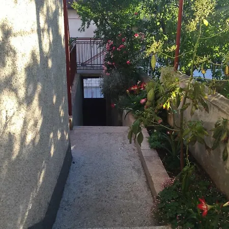 Sladja Apartament Szybenik